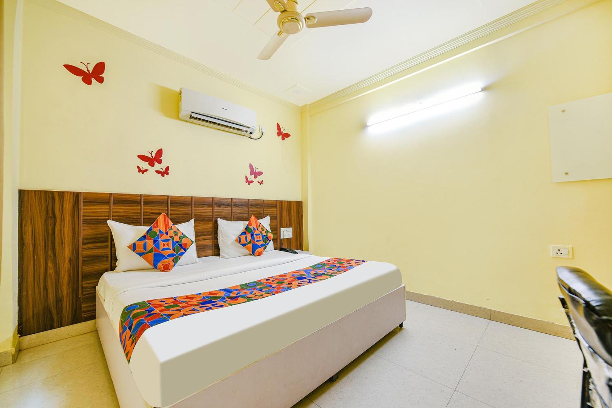 Fabhotel Ishtara Auberge - Nr Yashobhoomi Convention Centre ニューデリー エクステリア 写真