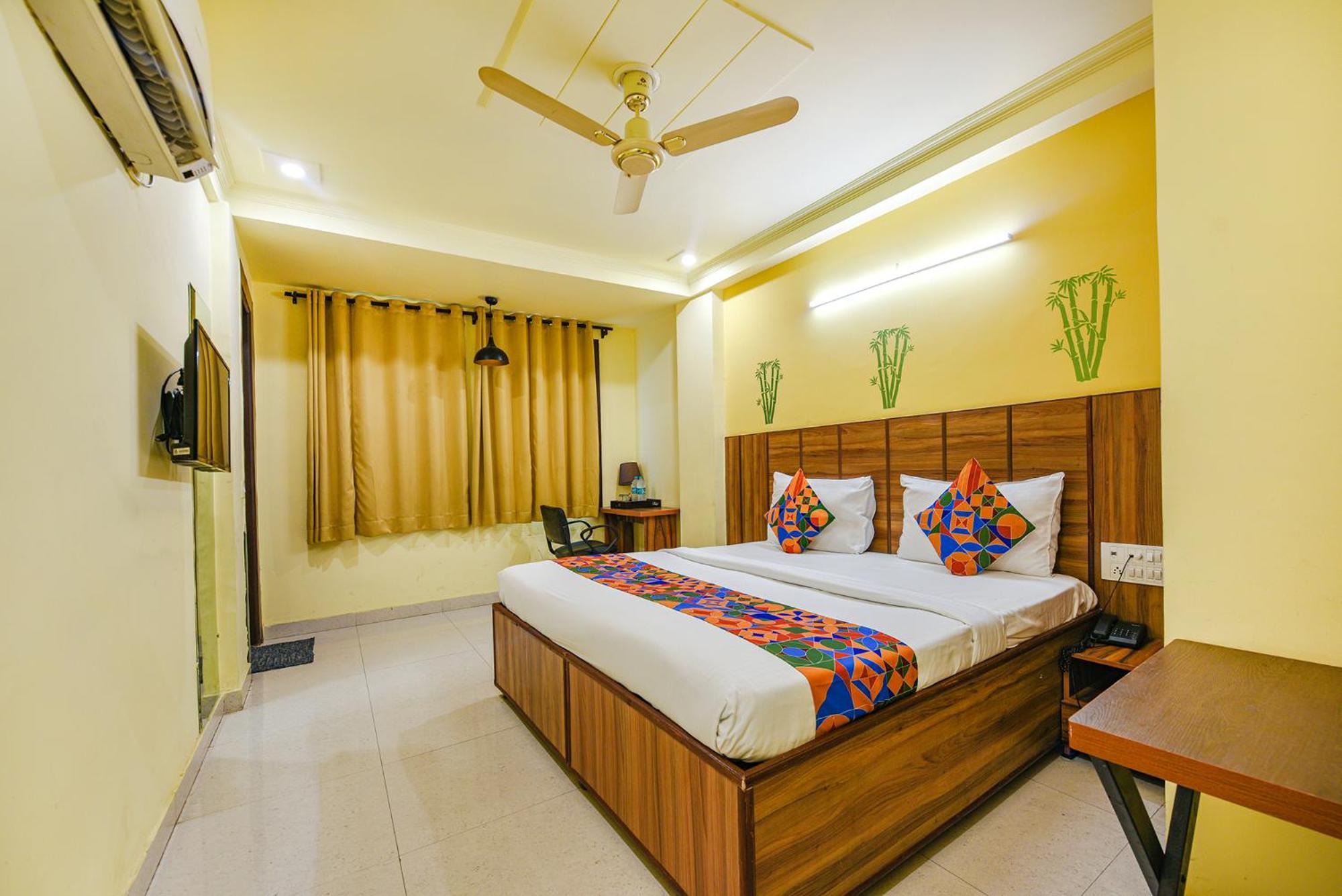 Fabhotel Ishtara Auberge - Nr Yashobhoomi Convention Centre ニューデリー エクステリア 写真