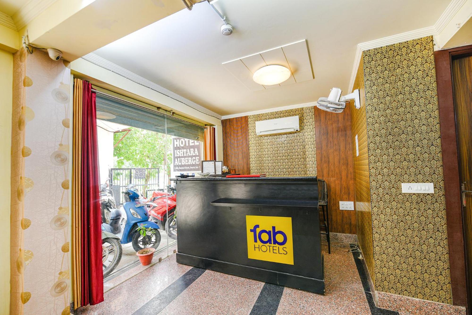Fabhotel Ishtara Auberge - Nr Yashobhoomi Convention Centre ニューデリー エクステリア 写真