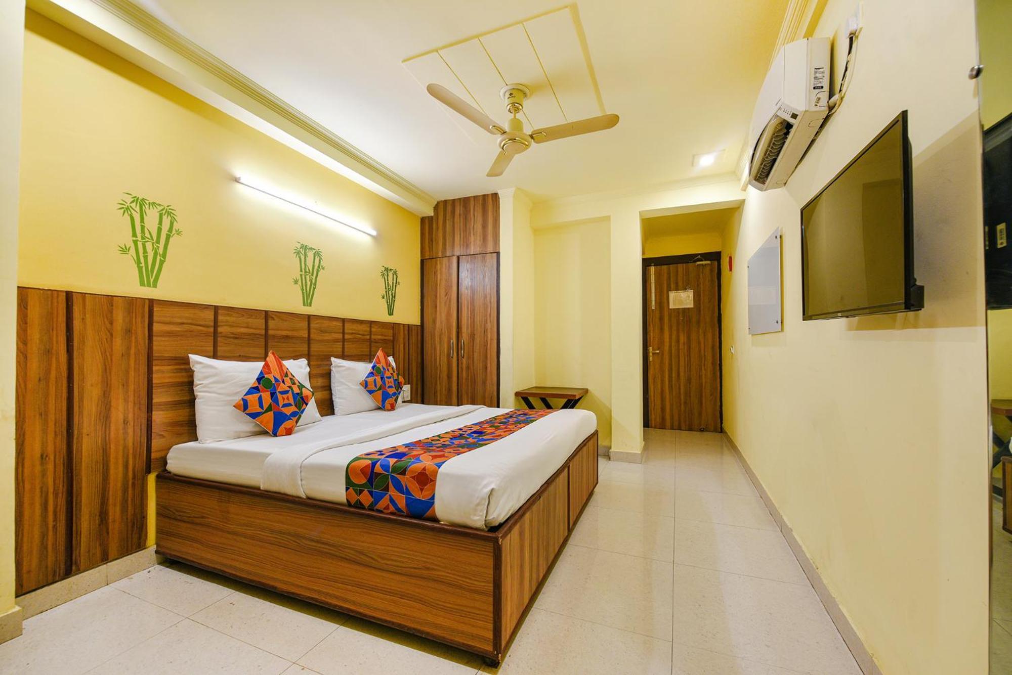 Fabhotel Ishtara Auberge - Nr Yashobhoomi Convention Centre ニューデリー エクステリア 写真