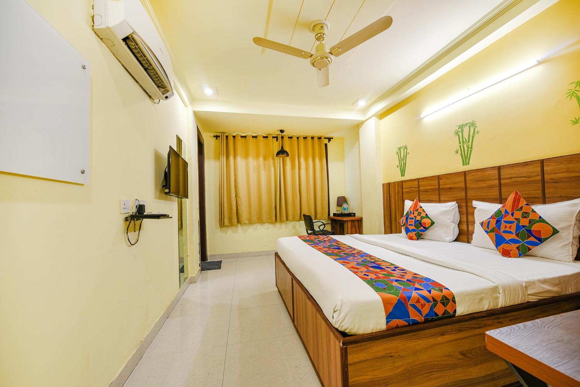 Fabhotel Ishtara Auberge - Nr Yashobhoomi Convention Centre ニューデリー エクステリア 写真